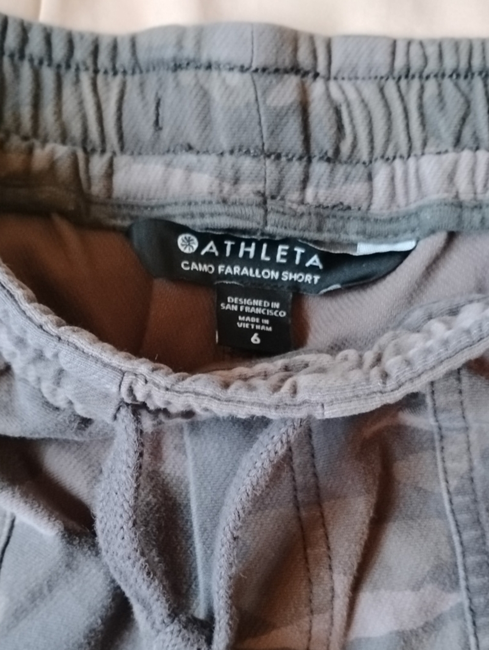 Athleta Gray Green Tonal Camo Farallon Shorts